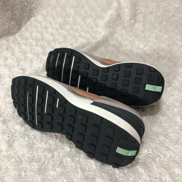 Nike Waffle One Summit White/MTLC Red Bronze GS Youth Size 6Y‎ - Picture 4 of 6